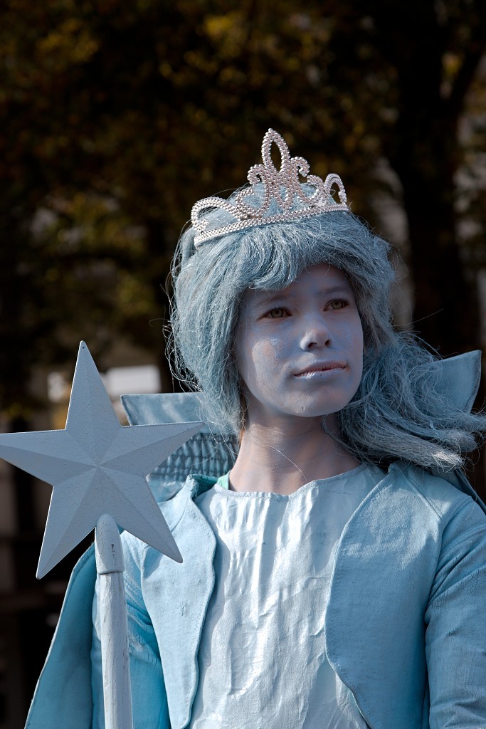 living statue levend standbeeld evenement event festival festiviteit kunst art straatkunst streetart artiest beeld beeldhouwwerk sculpture sculptuur